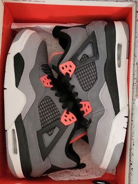 Jordan 4 Retro Infrared - US SIZE 7Y